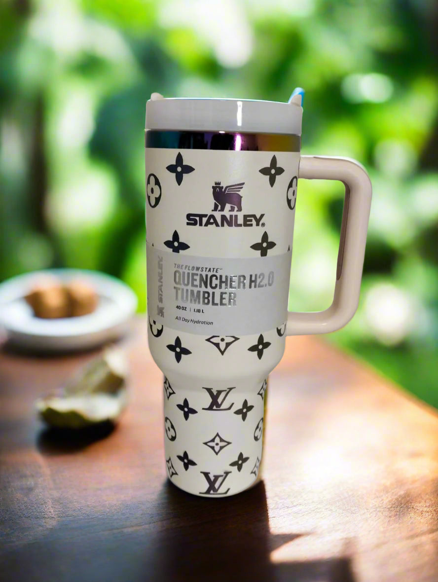 FREE Home Delivery, High Quality Stanley Tumbler With Straw, Lid, 40 Oz (1200ml) for Water, Coffee, Smoothies. Free Home Delivery In The Main Cities Of The UAE - كوب ستانلي عالي الجودة مع قشة